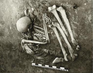 Burial of the Middle Helladic period at Kirra