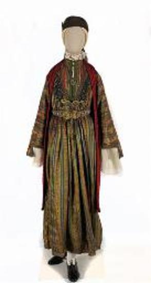 Γυναικεία φορεσιά από το Ζαγόρι Ηπείρου