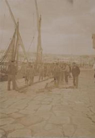Μαλτέζοι ψαράδες στο λιμάνι των Χανίων Κρήτης