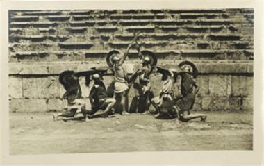 O Πυρρίχιος Χορός. Αρχαίο Στάδιο Δελφών. Β' Δελφικές Εορτές, 1930