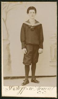 Πορτρέτο νεαρού με ναυτική στολή