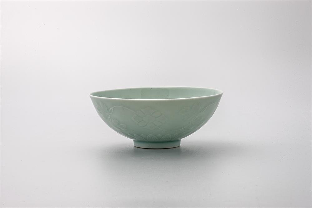 Bowl, porcelain with moulded relief decoration and coloured glaze