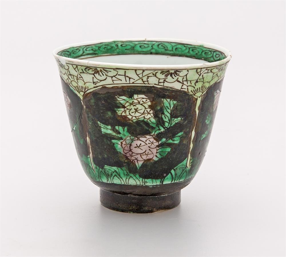 Cup, porcelain with famille verte enamels