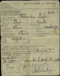 Permission of passage, issued by Italian commander for Fofo Mavridou on 21/04/1943, probably used by Adella for fleeing to Athens.