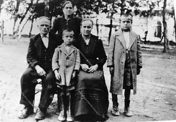 Konstantinos Kiafa's family, Karitsa 13-2-50