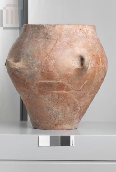 Jar-shaped vase