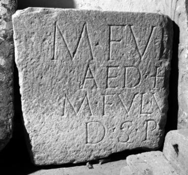 Achaïe II 039: Honorific inscription for Marcus Fulvius, aedile and duumvir