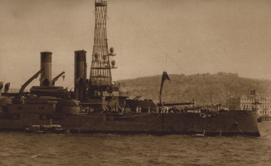 Το ελληνικό πολεμικό σκάφος 