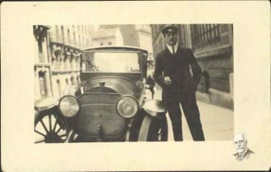Ο οδηγός και το αυτοκίνητο του Βενιζέλου μετά την εναντίον του δολοφονική απόπειρα τον Αύγουστο του 1920 στο Παρίσι.