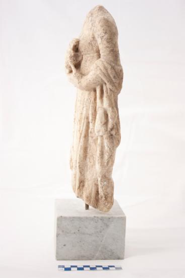 Statuette d'une figure féminine