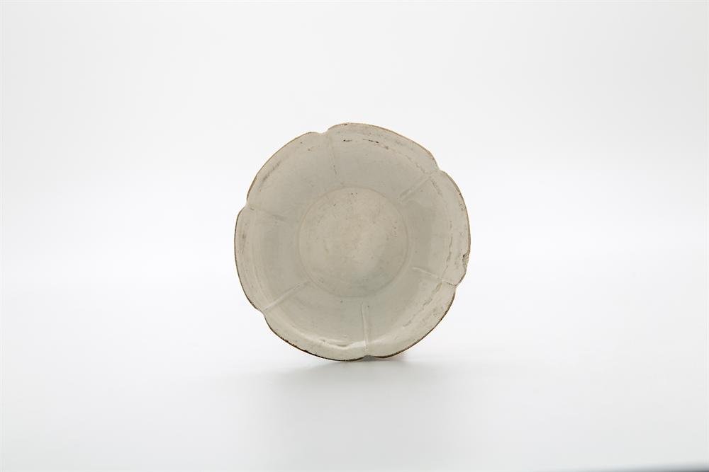 Dish of glazed Ding stoneware