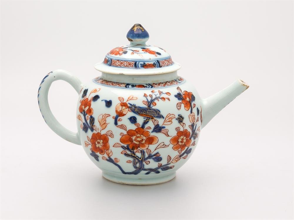Teapot, porcelain in Imari style