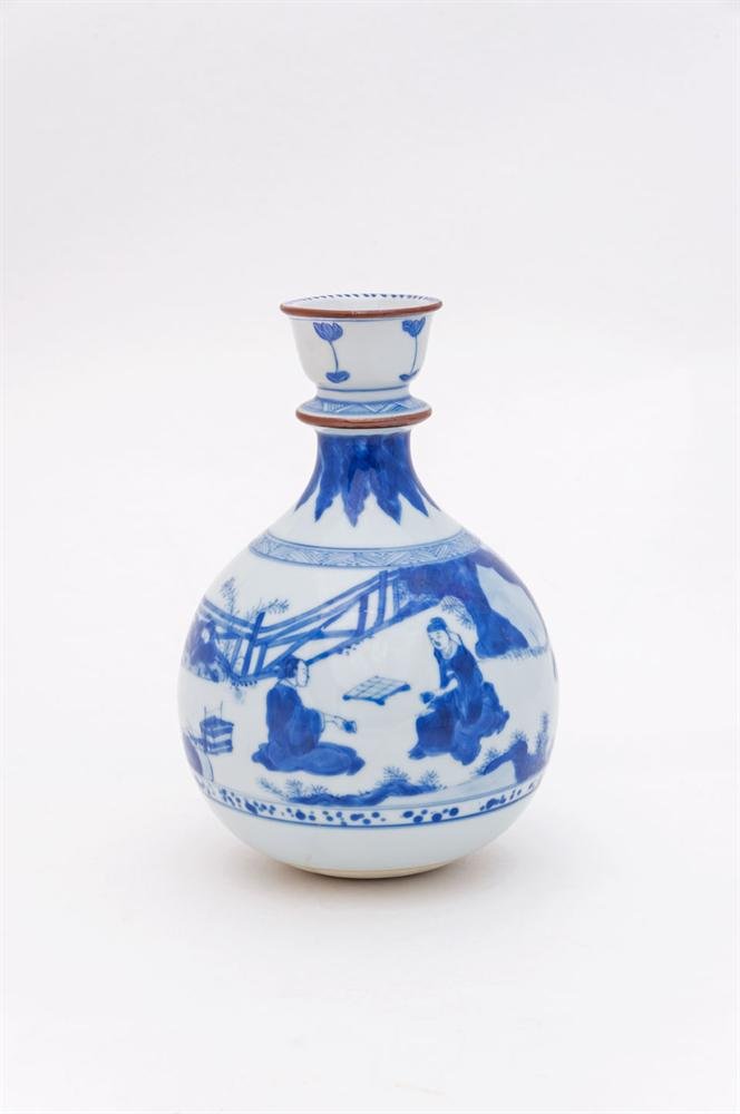 Water pipe (huqqa) bottle of cobalt blue porcelain