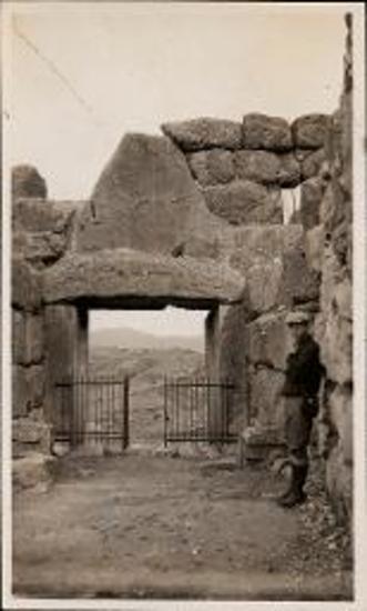 Mycenae. Lion Gate. Saul Weinberg.