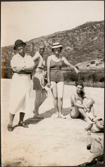 Skyros, women bathing