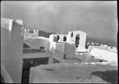 Cyclades? Unidentified island.