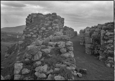 Archaeological site. Unidentified. Fortification wall.