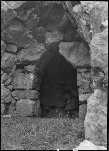 Archaeological site. Unidentified. Fortification wall.
