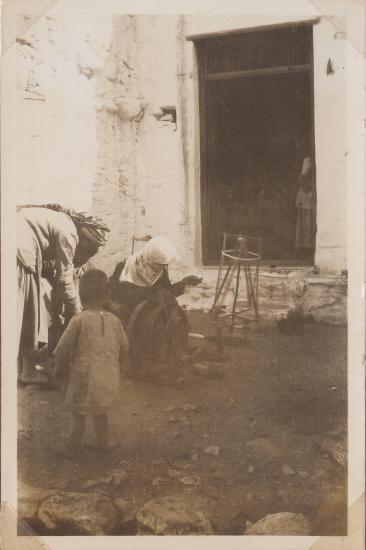 Skyros, woman spinning