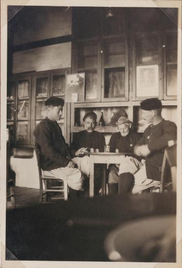 Skyros, men in cafenion
