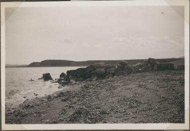 Lechaeum, rocky beach