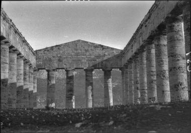 Segesta, Temple
