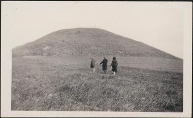 Olynthus Excavations. Hagios Mamas. George Mylonas, David R. Robinson, Mrs. Robinson, Mary Ross, Alexander Schultz., Walter Graham