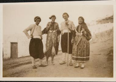 Skyros. Georg von Peshke, Carol Bullard, Richard Howand, Mrs. Linforth all in Skyrian costumes