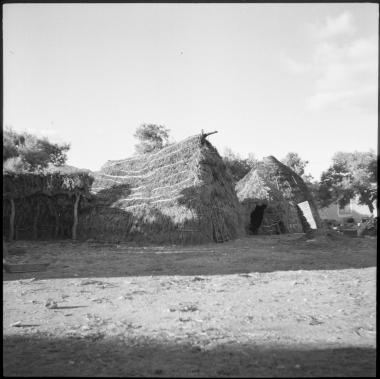 Marathon. Vlach huts
