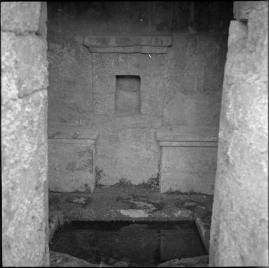 Cnossus. Caravanserai Shrine