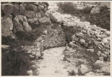 Tiryns. Sally gate