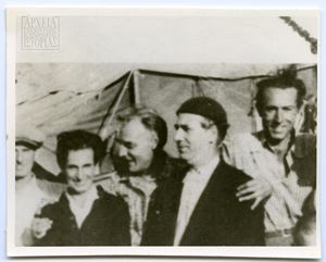 Καλλιτέχνες και διανοούμενοι στο Στρατόπεδο Πειθαρχημένης Διαβίωσης στο 