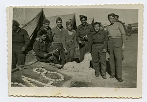 Η θεατρική ομάδα του Α' Τάγματος Σκαπανέων