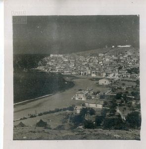 Άη Στράτης, άποψη του χωριού μαζί με τα οικήματα της χωροφυλακής