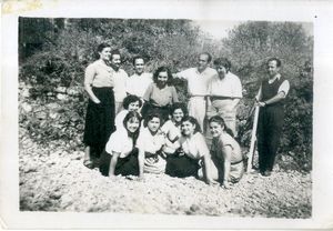 Γυναίκες και άντρες εξόριστοι στον Άη Στράτη