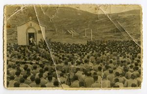 Εκκλησιασμός στη νεόκτιση εκκλησία Αγ. Νικόλαος του Β' Τάγματος