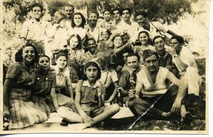 Εκδρομή ομάδας ΕΠΟΝ Πειραιά στον Κάλαμο