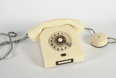 RTF telephone desk set
