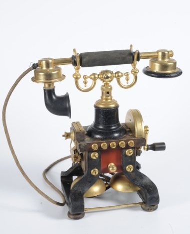 Επιτραπέζια τηλεφωνική συσκευή L. M. Ericsson