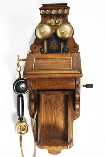 Επιτοίχια τηλεφωνική συσκευή L. M. Ericsson