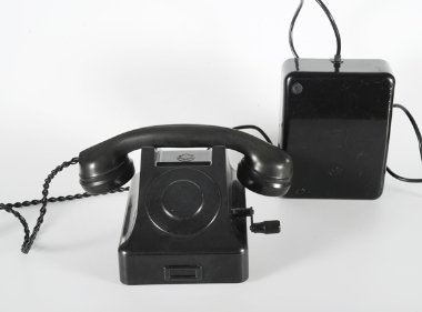 RWT Telephone Desk Set