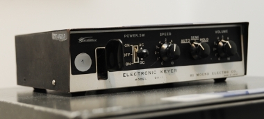 Automatic and semi-automatic electronic telegraph transmitter