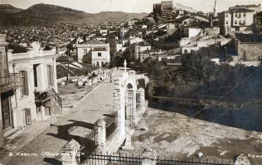 Η χερσόνησος της Παναγίας από την πλευρά του ναού.