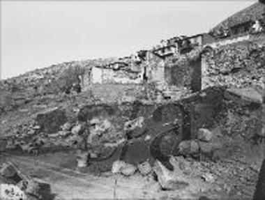 Le site du sanctuaire d' Apollon au commencement des fouilles
