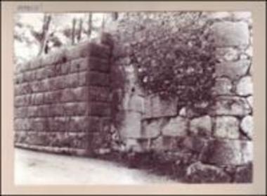 Φωτογραφία της αρχαίας φάσης του κάστρου της Άμφισσας