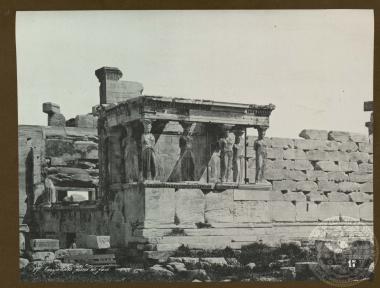 Caryatides prises de face.