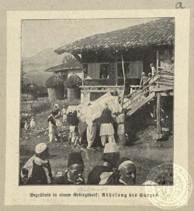 Begräbnis in einem Kebirgsdorf: Ubholung des Garges.