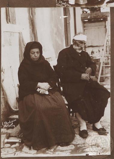 Ηλικιωμένο ζευγάρι στη Μυτιλήνη.