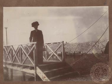 Η Βασίλισσα Όλγα μαυροφορεμένη λίγο μετά το θάνατο του συζύγου της Γεωργίου Α΄, στη Θεσσαλονίκη.