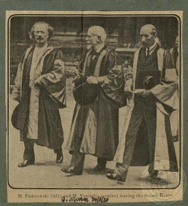 M. Paderewski (left) and M. Venizelos (centre) leaving the Senate House.